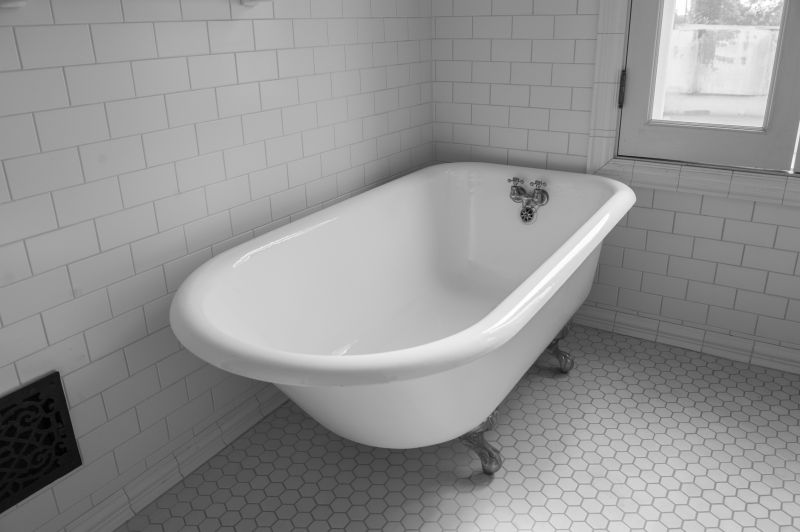 Vintage-Style Bathtubs